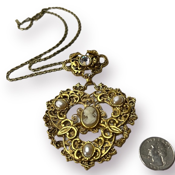 VINTAGE | 18KT GP Chain Cameo Filigree Heart Pendant Large Necklace - Picture 5 of 5